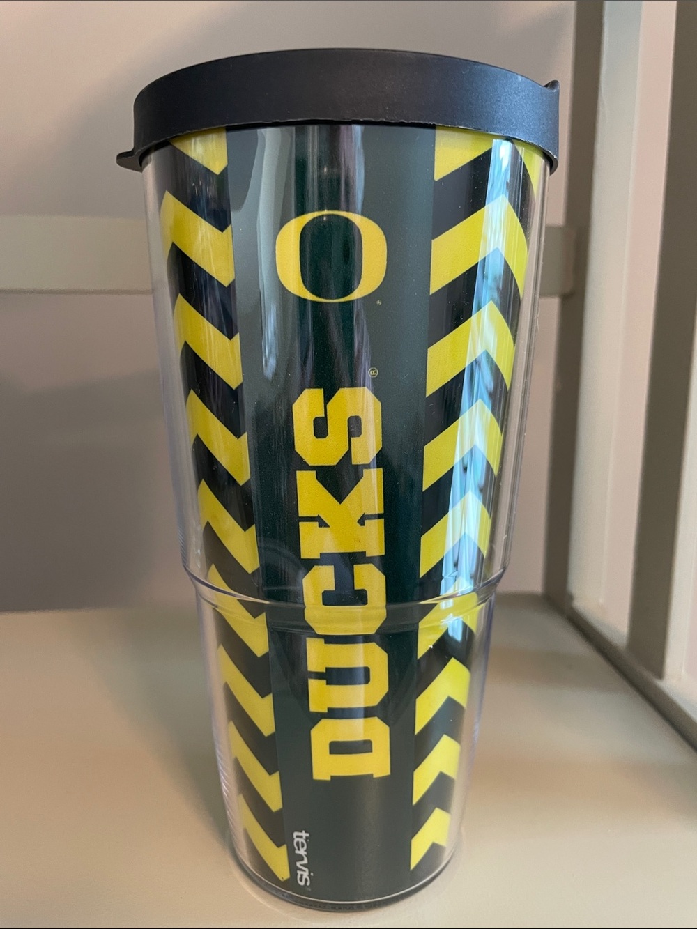 Oregon Ducks Chevron Tervis Tumbler - Green & Yellow with lid 24 oz